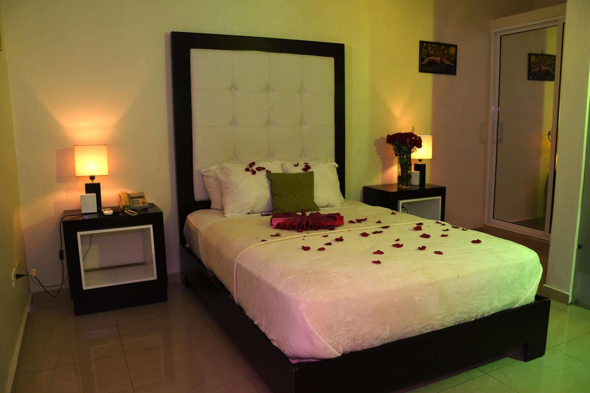 Hostal San Francisco De Asis Santo Domingo Dış mekan fotoğraf